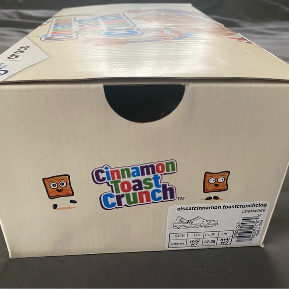 CROCS - Cinnamon Toast Crunch Limited Edition + SIX Extra Charms FREE - Picture 11 of 12